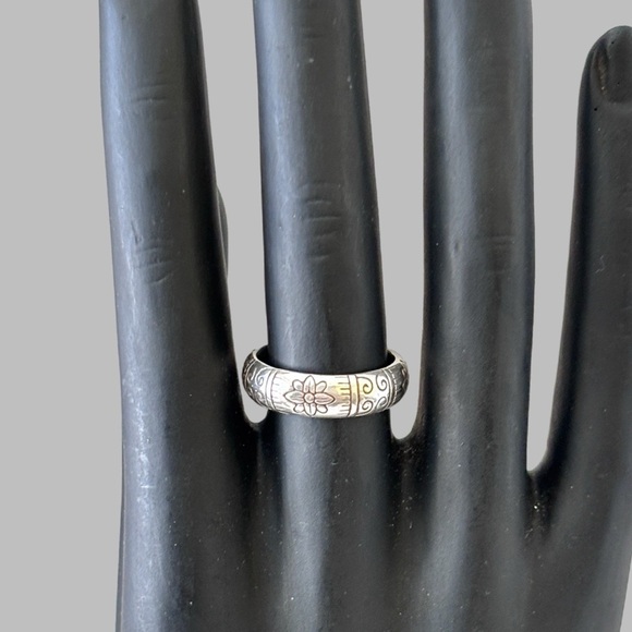 BRIGHTON~Sterling Silver 925 Retired "Marrakesh" Etched Flowers Stack Ring.  Sz8 - Picture 5 of 7